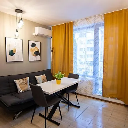 Apartament With Private Parking 1 *