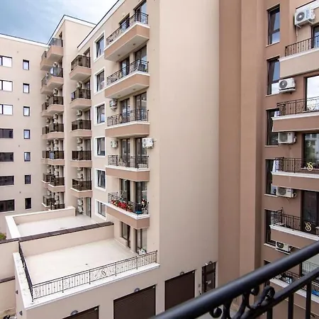 With Private Parking Apartment