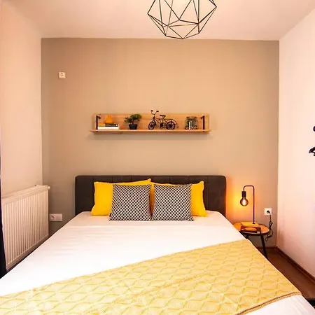 With Private Parking 1 Apartamento